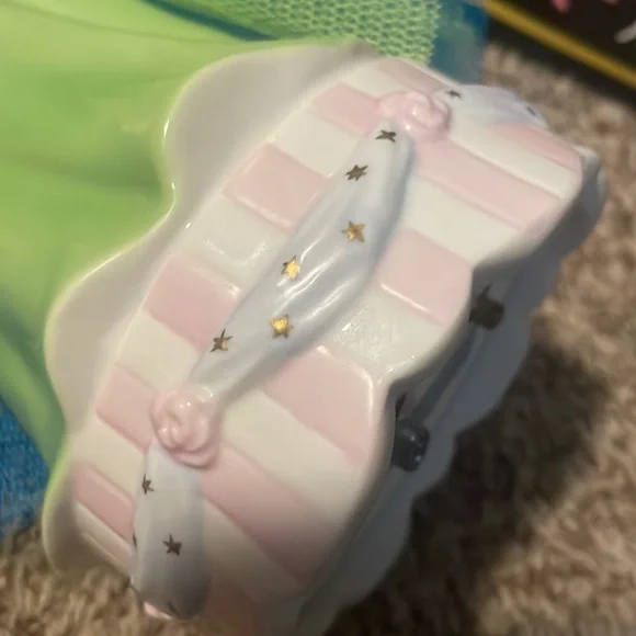 Barbie - 1963 Senior Prom Porcelain Musical figurine. (Reproduction 1994) - Picture 16 of 17